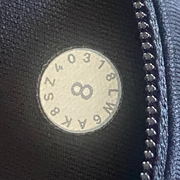 Lululemon Speed Up Crop *21” - Picture 6 of 15